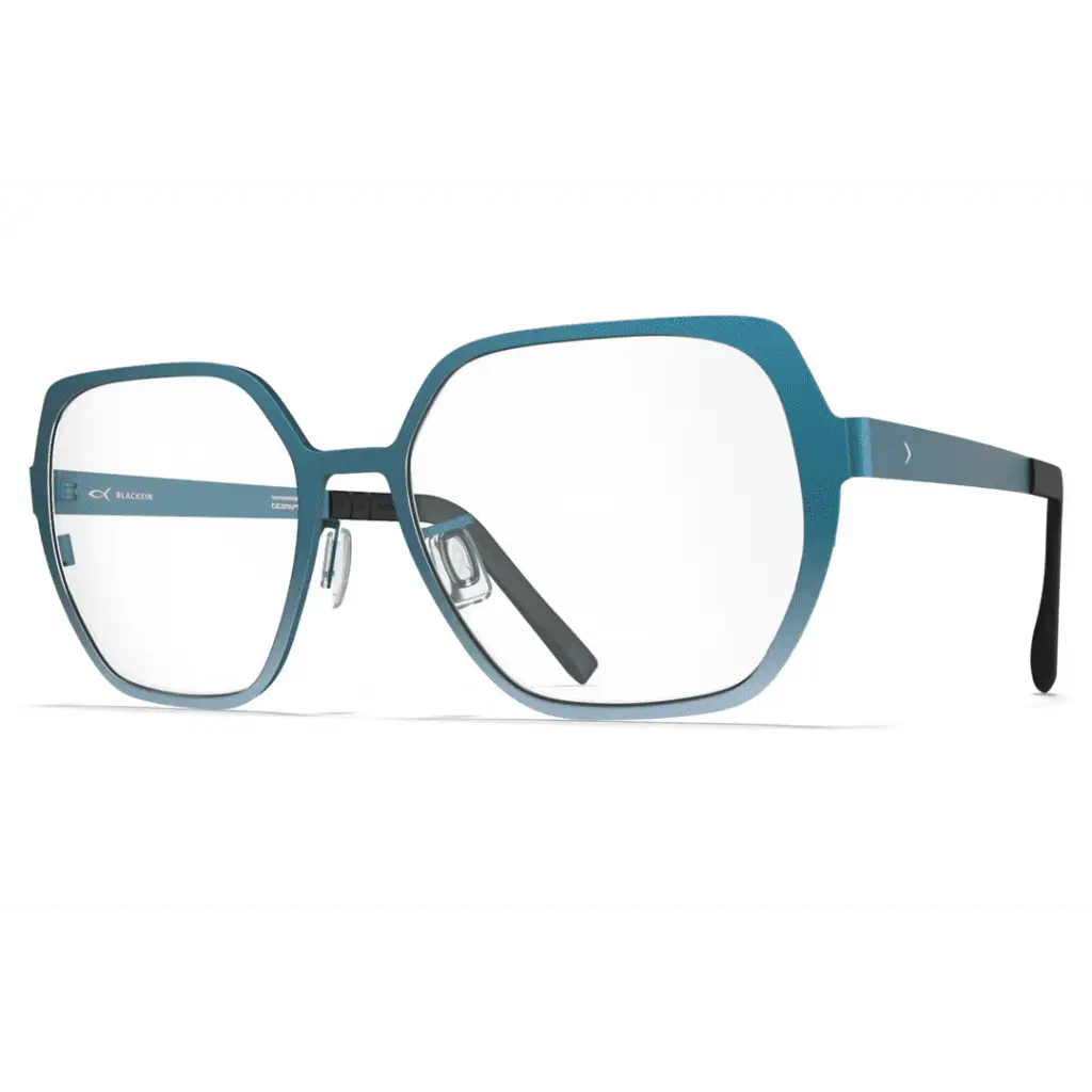 Blaue quadratische Brille auf Weiß