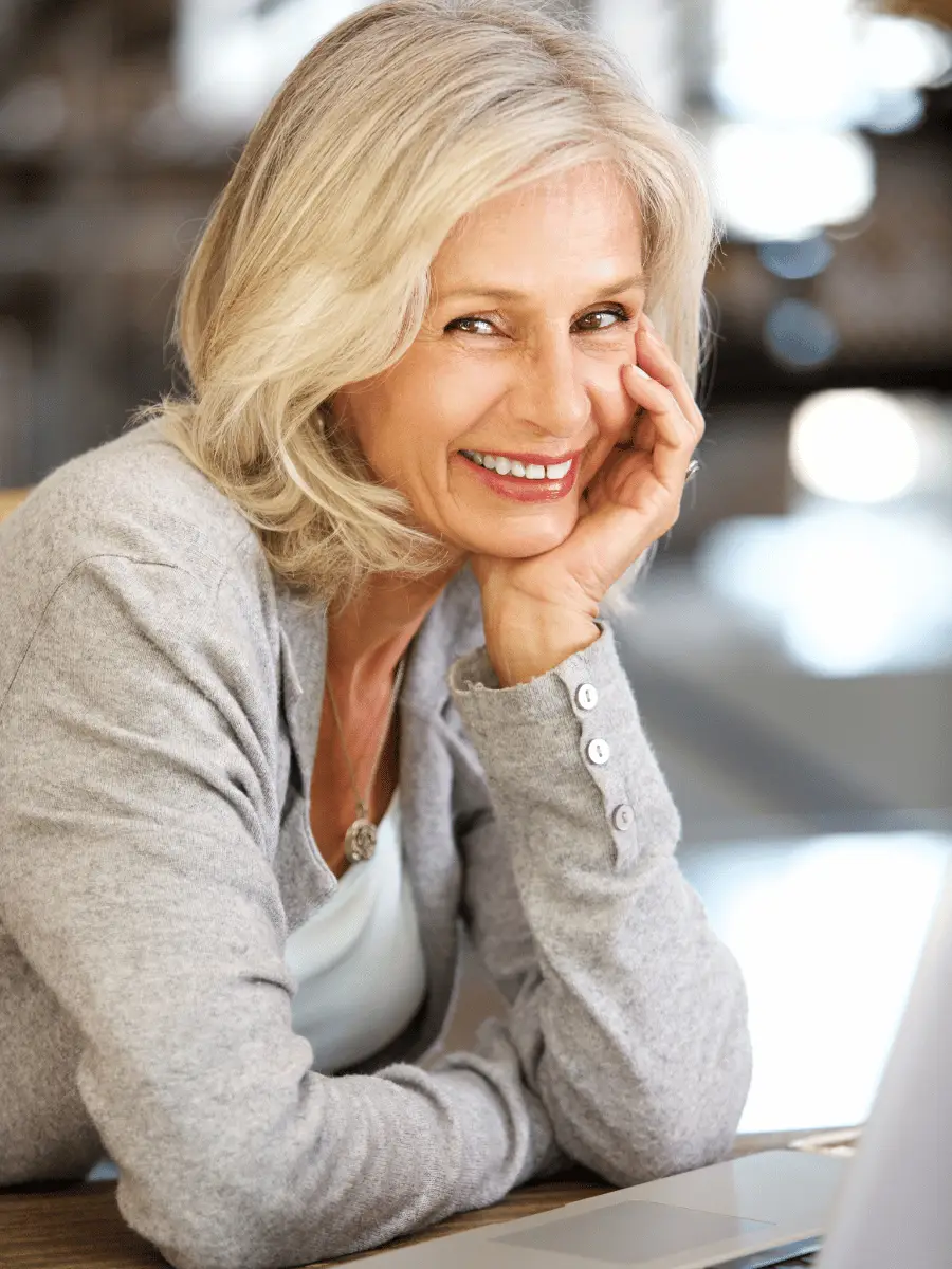 Schütt Optik Hörakustik Ludwigsburg Hörgeräte kostenlos testen bei der Arbeit