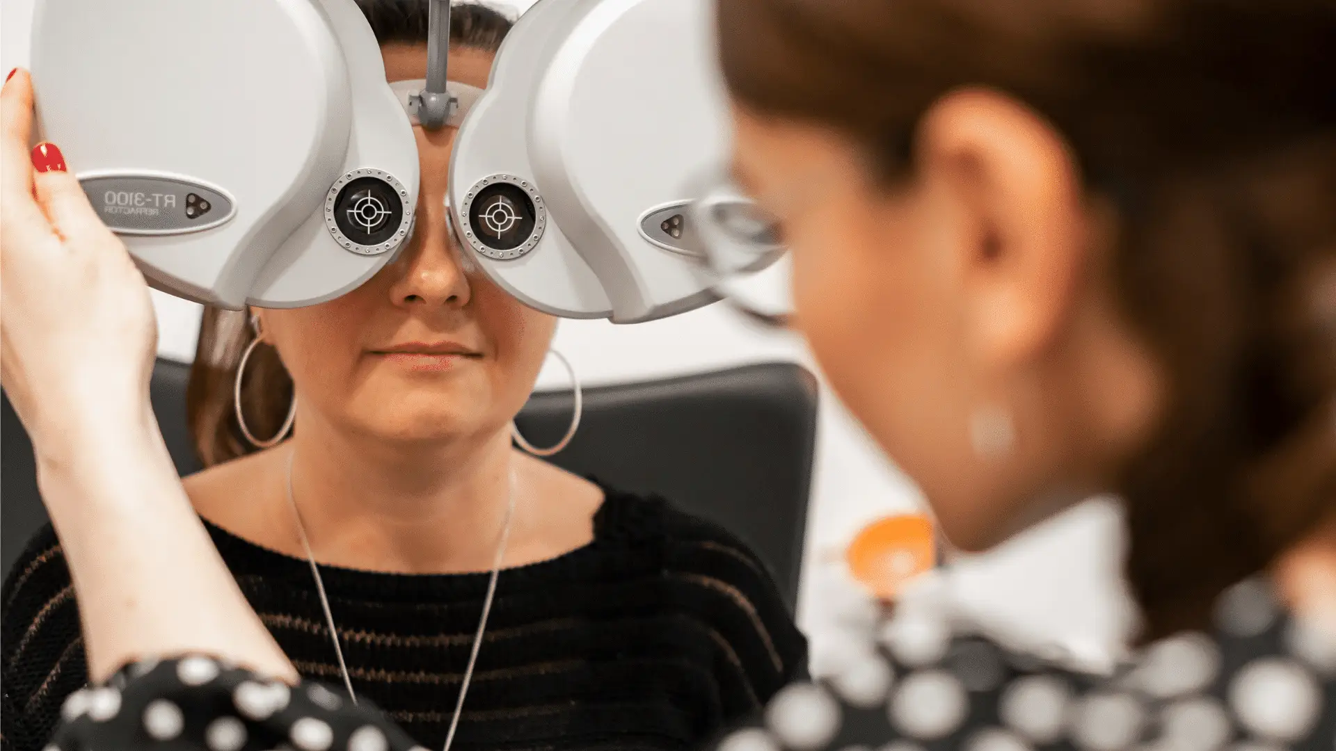Schütt Optik Hörakustik Ludwigsburg Optometrische Augenuntersuchung Phoropter