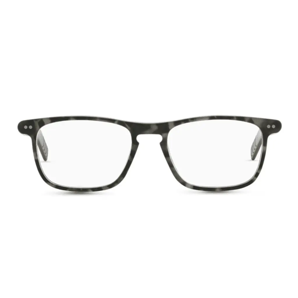 Schwarze Hornbrille von Lunor auf weißem Hintergrund.