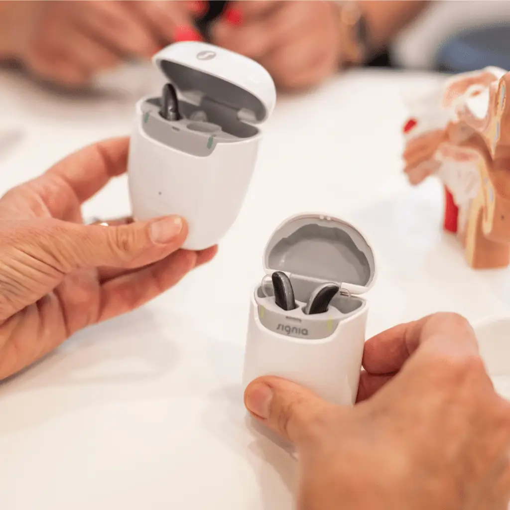 Schütt Optik Hörakustik Ludwigsburg Testhörer werden Akku Hörgeräte